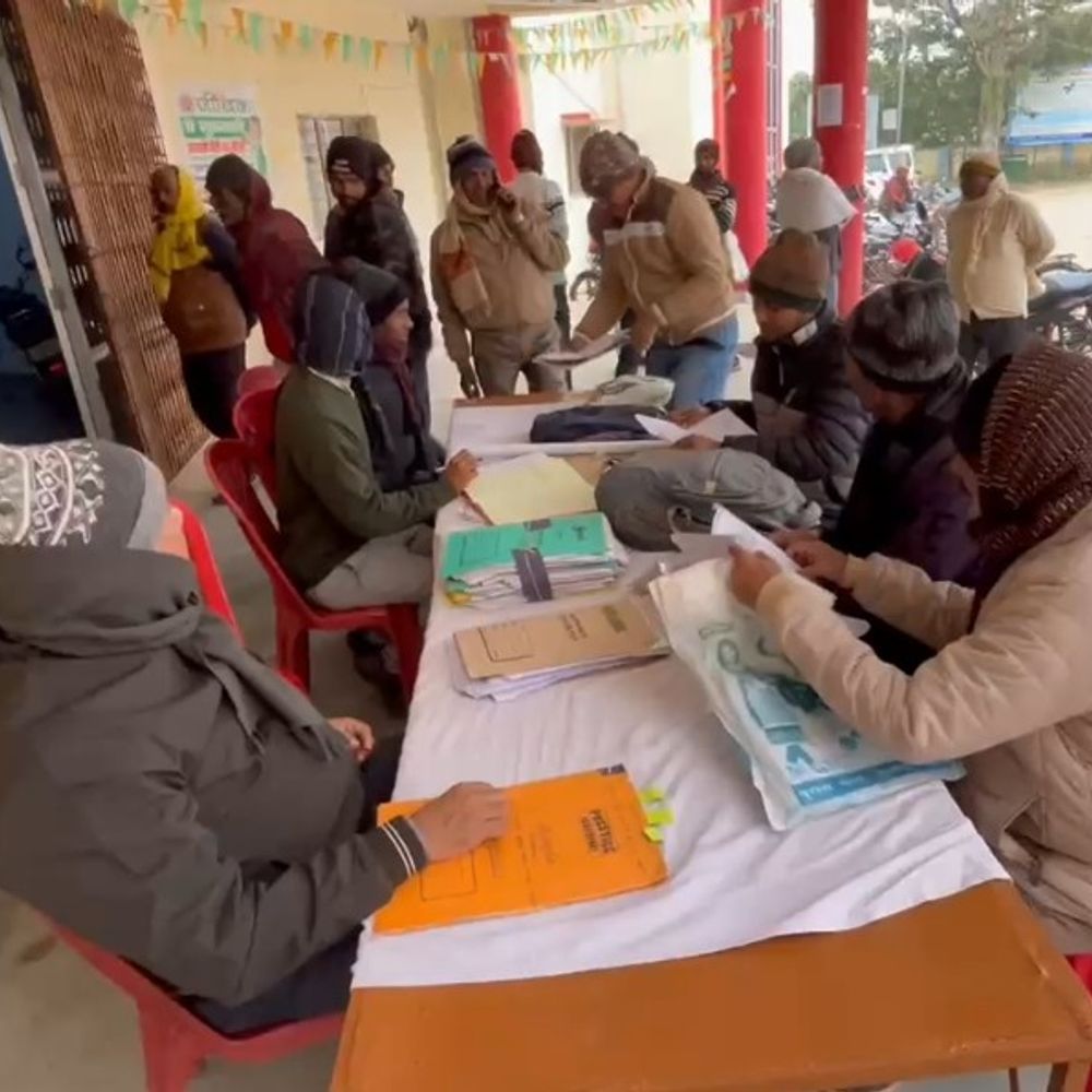 डुमरांव बाईपास जमीन अधिग्रहण अटका, मुआवजे पर किसान आक्रोशित:बक्सर में किसान बोले- सरकार 2014 के रेट पर जमीन लेना चाहती है, बाजार मूल्य कम