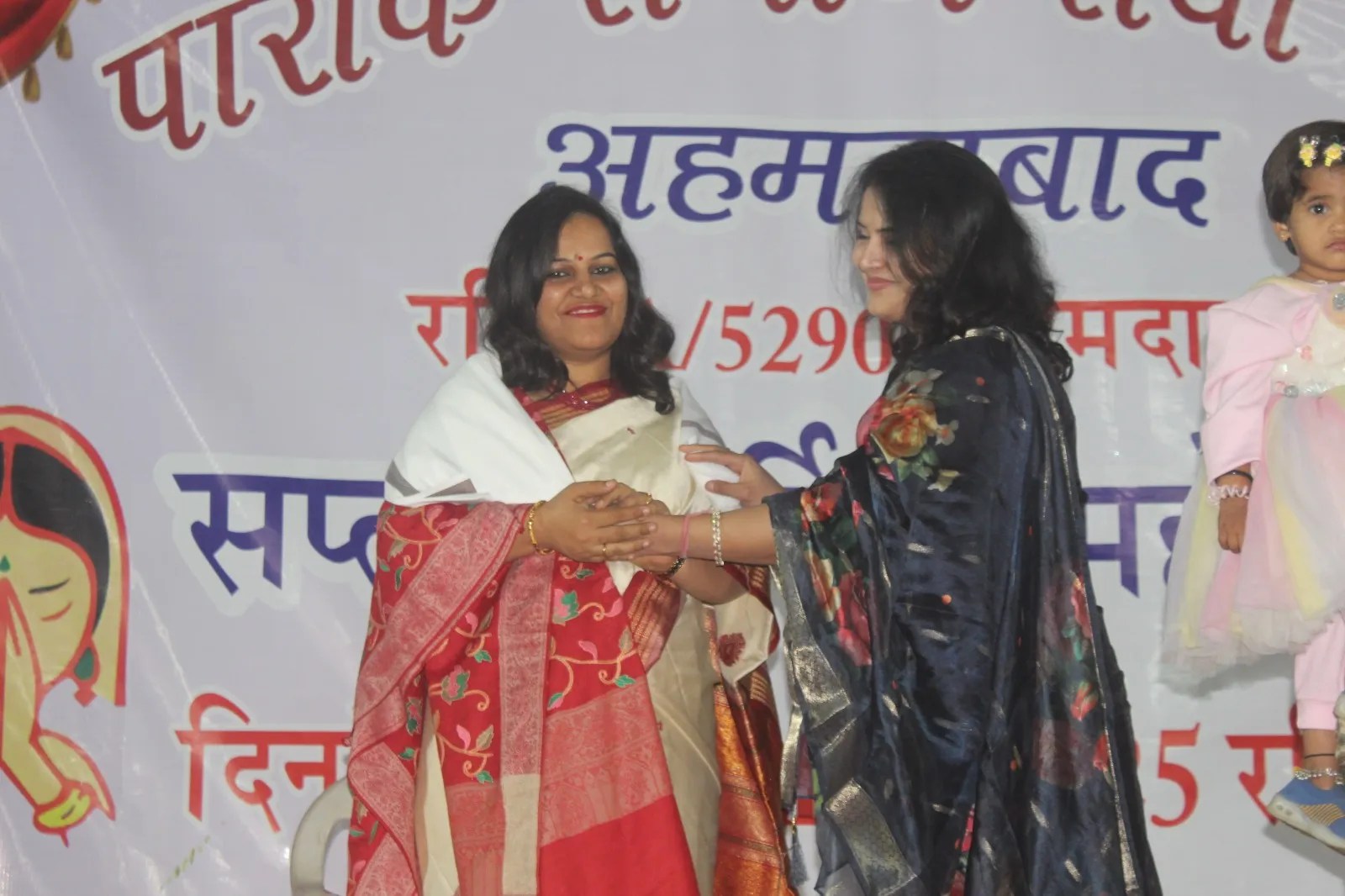 बच्चों की सांस्कृतिक-रचानात्मक प्रस्तुतियों ने लोगों का मन मोहा