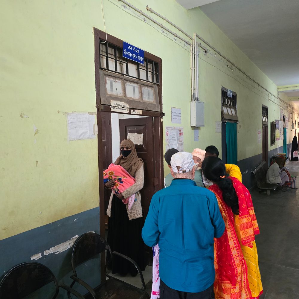 दरभंगा के DMCH में 143 दिनों से ख्तम टी-रेबीज सीरम:7 दिन में डॉग बाइट के 190 मरीज पहुंचे अस्पताल, आवारा कुत्तों के आतंक से लोग परेशान