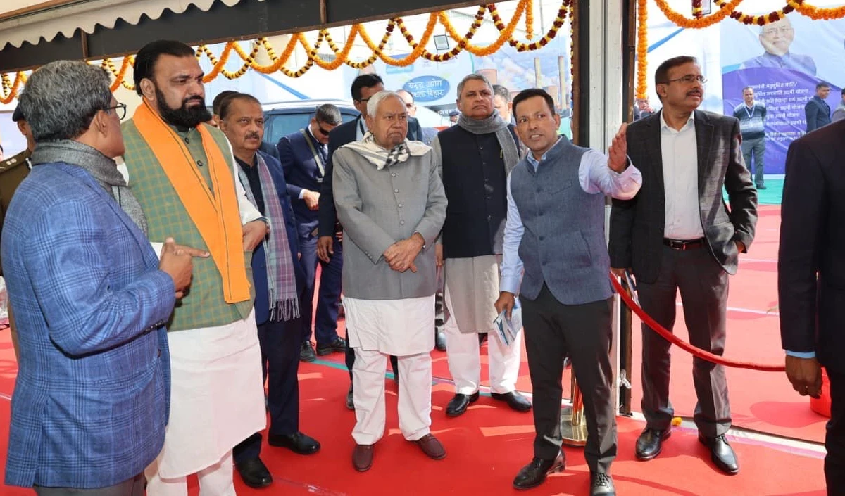 CM Nitish की ‘Samriddhi Yatra’ शुरू, West Champaran को Industrial Hub बनाने का किया ऐलान