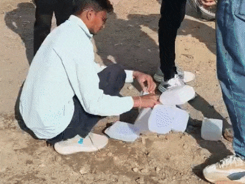 इंदौर के बाद गांधीनगर में दूषित पानी, 104 बच्चे बीमार:अस्पताल में नए वार्ड खोलने पड़े; पाइप लाइन में लीकेज से पानी में सीवेज की गंदगी मिली