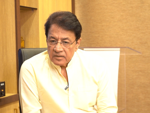 फिल्म इंडस्ट्री के वर्कर्स के सपोर्ट में उतरे अरुण गोविल:बोले- मेरा मकसद दिहाड़ी मजदूरों- छोटे कलाकारों की स्थिति सुधारना है