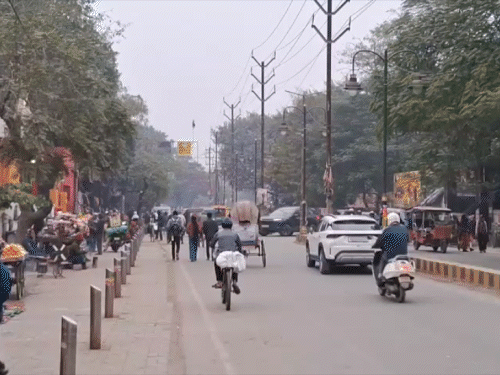 मुजफ्फरपुर में कड़ाके की ठंड और घना कोहरा:7 जनवरी तक स्कूल बंद; विजिबिलिटी 100 मीटर के करीब, न्यूनतम तापमान 9 डिग्री पहुंचा