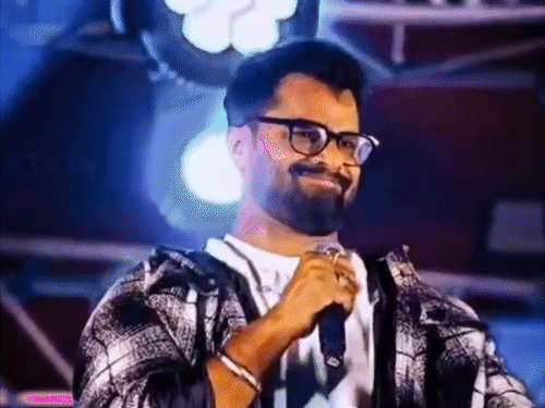 बर्थ डे पर झूमे पवन सिंह, खेसारी बोले- मरले बा:स्टेज पर पावर स्टार की मिमिक्री की, कहा- बोल नहीं रहा बस डोल रहा है