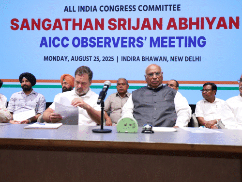 पंजाब कांग्रेस की दिल्ली में हाई लेवल मीटिंग:चन्नी के अपर कास्ट वाले बयान से सियासत गरमाई, चार बजे शुरू होगी