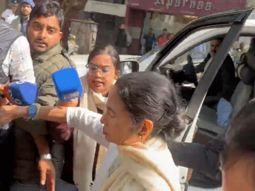 ममता के खिलाफ 17 अपराधों में CBI जांच की मांग:ED ने सुप्रीम कोर्ट में कहा- हमसे डॉक्युमेंट्स छीने, अधिकारियों को धमकाया