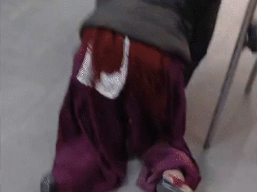 ‘नाचने वाली होती तो सपोर्ट करते, गरीब का दर्द सुनिए’:दिव्यांग महिला को झांसे में लेकर यूट्यूबर्स ने बनाया वीडियो; अपना यूपीआई नंबर देकर कहा हेल्प कीजिए