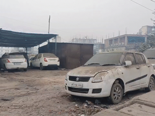 पटना से चोरी स्कॉर्पियो औरंगाबाद से बरामद:गैराज संचालक समेत 4 गिरफ्तार, 1 आरोपी फरार; इंजन और चेसिस नंबर बदला जा रहा था