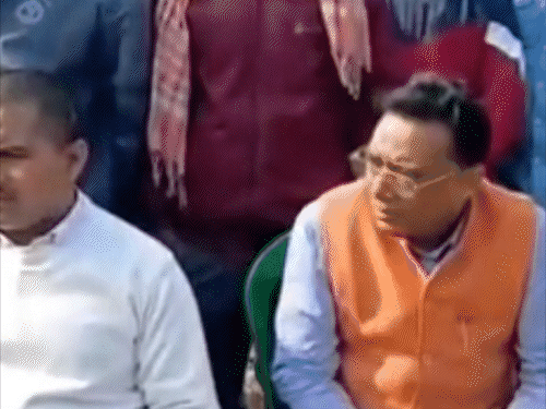 रामगढ़ में सांसद चंद्रप्रकाश चौधरी के बिगड़े बोल:NHAI अधिकारियों को बोले- किसका रोड है? पता है… अक्कल है… एक झाप मारेंगे न