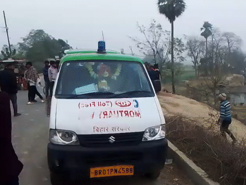 समस्तीपुर में महिला की मिली लाश, हाथ-पैर बंधा था:हत्या कर शव फेंकने की आशंका; बदमाशों ने शरीर में पत्थर भी बांधा