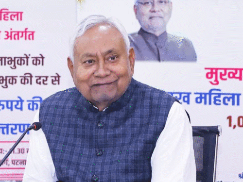 नीतीश कैबिनेट के विस्तार का इंतजार बढ़ा:बजट सत्र से पहले यात्रा पर निकले CM, फीडबैक के बाद बढ़ाएंगे मंत्रिमंडल, जानें रेस में JDU-BJP से कौन