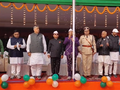 आज नो पेपर डे, पढ़िए बेगूसराय की 5 बड़ी खबरें:जिले के प्रभारी मंत्री ने फहराया तिरंगा, गिरिराज ने कहा- राजद जैसी पार्टियों से लोकतंत्र को खतरा​​​​​​​