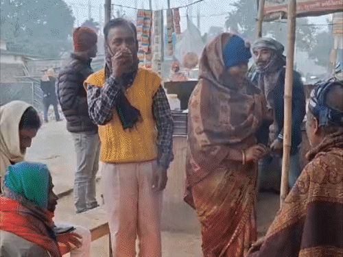 मुजफ्फरपुर में कड़ाके की ठंड, दिन में भी राहत नहीं:न्यूनतम तापमान करीब 8 डिग्री सेल्सियस, विजिबिलिटी 200 मीटर; रेल सेवा पर असर