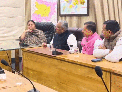 क्या संजय यादव से दूरी बना रहे तेजस्वी:फैमिली मैनेज करने का प्लान तैयार, 74 दिन बाद नीतीश को दिखाएंगे तेवर, 5 पॉइंट में स्ट्रेटजी