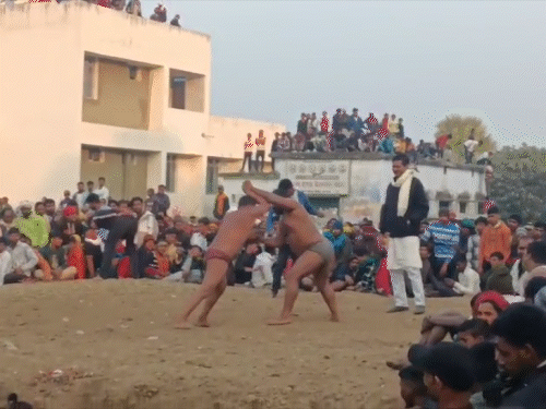 भागलपुर में दंगल जीतने पर मिला 5 हजार का इनाम:दिल्ली-खगड़िया से पहुंचे पहलवान; बांका से खिलाड़ी दूसरे नंबर पर रहे