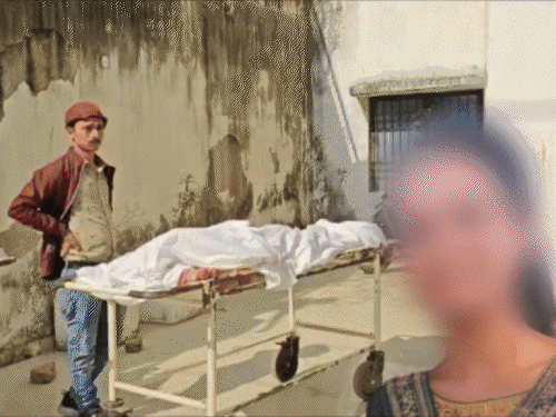 ‘मेरी बेटी मरी…पुलिस हम पर ही शक कर रही’:वो पूछते हैं–बेटी फोन पर कितनी देर बात करती थी, ममेरे भाई से कैसा रिश्ता; NEET छात्रा के पिता का गुस्सा