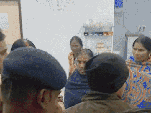 आज नो पेपर डे, पढ़िए गोपालगंज की 4 बड़ी खबरें:किशोरी से गैंगरेप, डेढ़ साल की बच्ची से रेप; 2 बाइकों की भिड़ंत में एक घायल