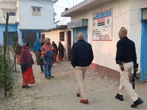 मुजफ्फरपुर के CSP केंद्र से चोरी:कंप्यूटर-प्रिंटर समेत 5 हजार कैश लेकर भागे, शटर तोड़ कर वारदात को दिया अंजाम