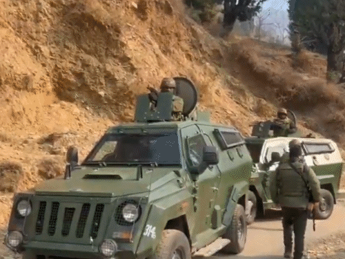 किश्तवाड़ में ऑपरेशन त्राशी-1, दूसरे दिन आतंकियों की सर्चिंग जारी:जैश के 3 आतंकी छिपे; एक दिन पहले हुई मुठभेड़ में 8 जवान घायल हुए