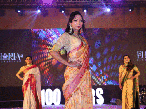 रिपब्लिक-डे परेड में यूपी की 4 ट्रांसजेंडर स्पेशल गेस्ट:मॉडल तो कोई फोटोग्राफर, गोरखपुर की गरिमा गृह केंद्र से जुड़ीं हुईं हैं