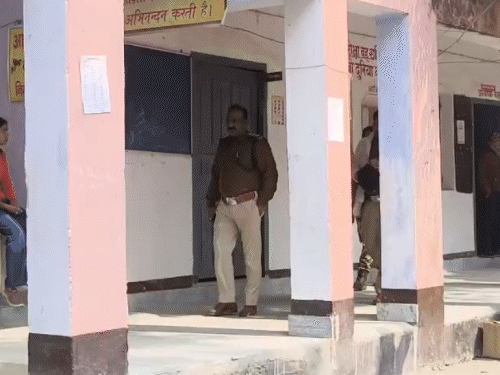 भागलपुर में लापता दोनों छात्रा का सुराग नहीं:जांच के लिए स्कूल पहुंचे एसपी-डीएसपी, CCTV फुटेज खंगाला; भाई ने अपहरण की आशंका जताई