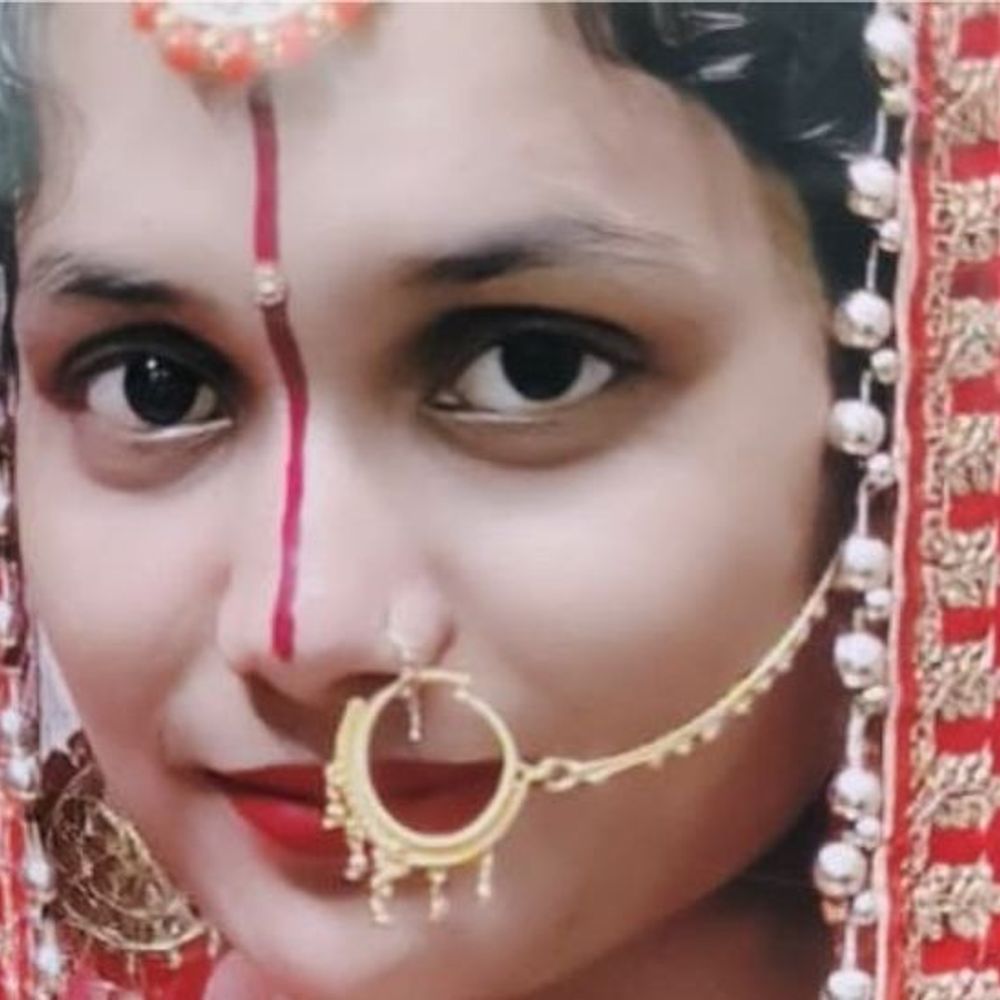 सुपौल में कमरे में दुपट्टे से लटकी मिली नवविवाहिता:पति बोला- सास-ननद से झगड़ा करती थी, महिला का भाई बोला- पति ने फांसी चढ़ा दी