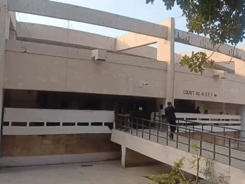 गुरुग्राम में नाबालिग बेटी से रेप के दोषी को सजा:किशोरी ने आंगनबाड़ी कार्यकर्ता को बताई थी पिता की करतूत, 10 साल की कठोर कारावास