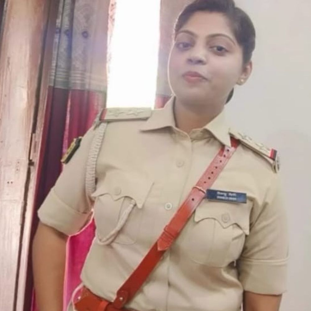 जमुई की महिला दारोगा की औरंगाबाद सड़क हादसे में मौत:स्कूटी को ट्रक ने मारा, पैतृक गांव में राजकीय सम्मान के साथ अंतिम संस्कार