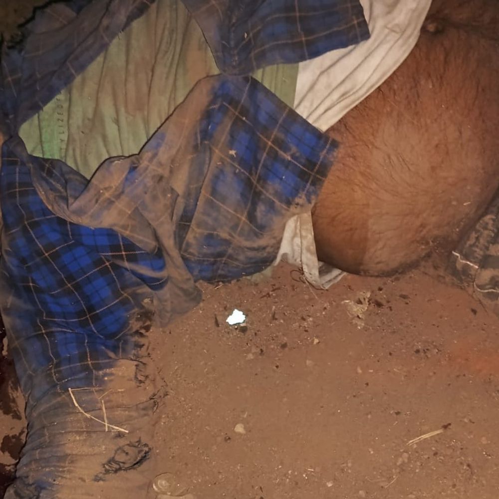 रामगढ़ के पटेल चौक पर भीषण सड़क हादसा:टायर चेक कर रहे चालक को ट्रक ने कुचला, ड्राइवर मरा, पुलिस ने शव भेजा अस्पताल