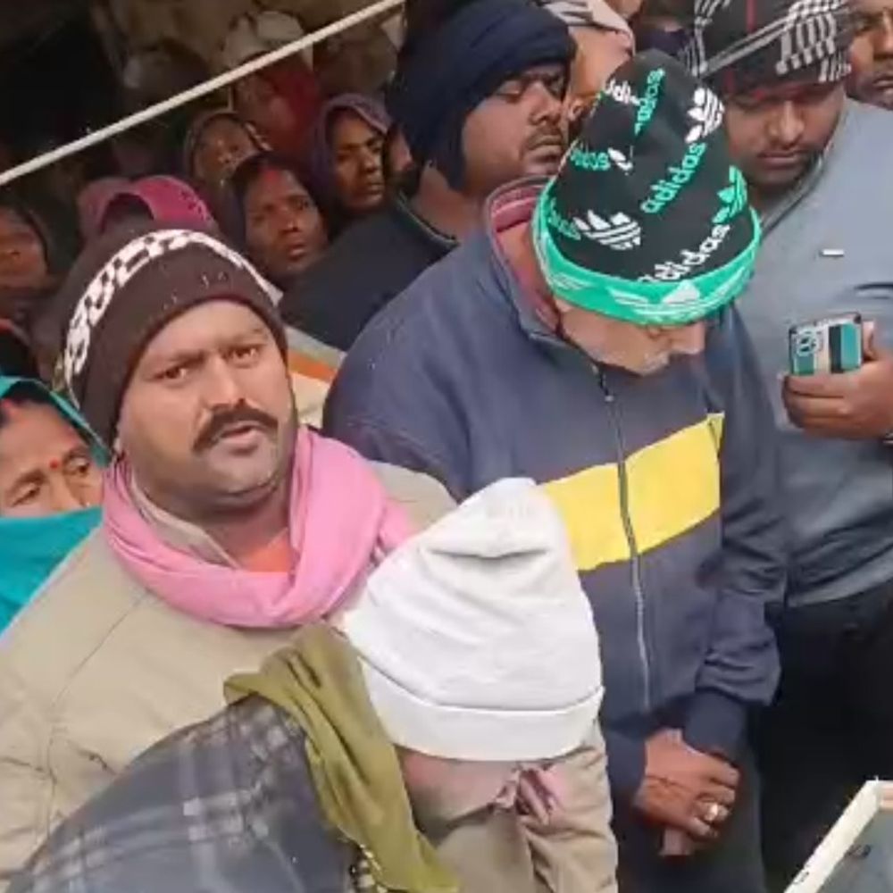 दुबई से 15 दिन बाद युवक का शव गांव पहुंचा:देवरिया में बरहज घाट पर हुआ अंतिम संस्कार