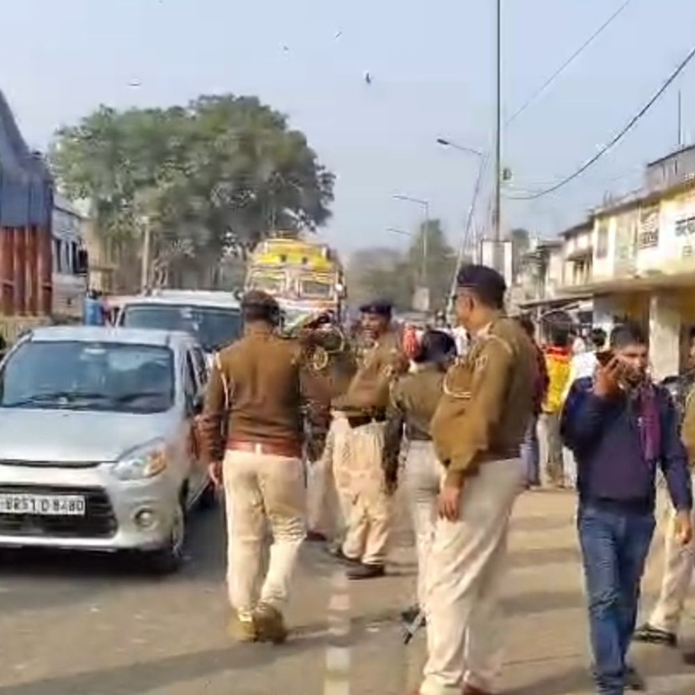 बांका में बिना नंबर प्लेट वाहनों पर सख्ती:डीलरों पर भी होगी कार्रवाई, रजिस्ट्रेशन रद्द करने की दी गई चेतावनी