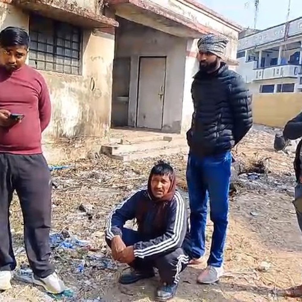 उन्नाव में अज्ञात ट्रक की टक्कर से युवक की मौत:सबमर्सिबल पम्प बनवा कर घर लौटते समय हादसा हुआ