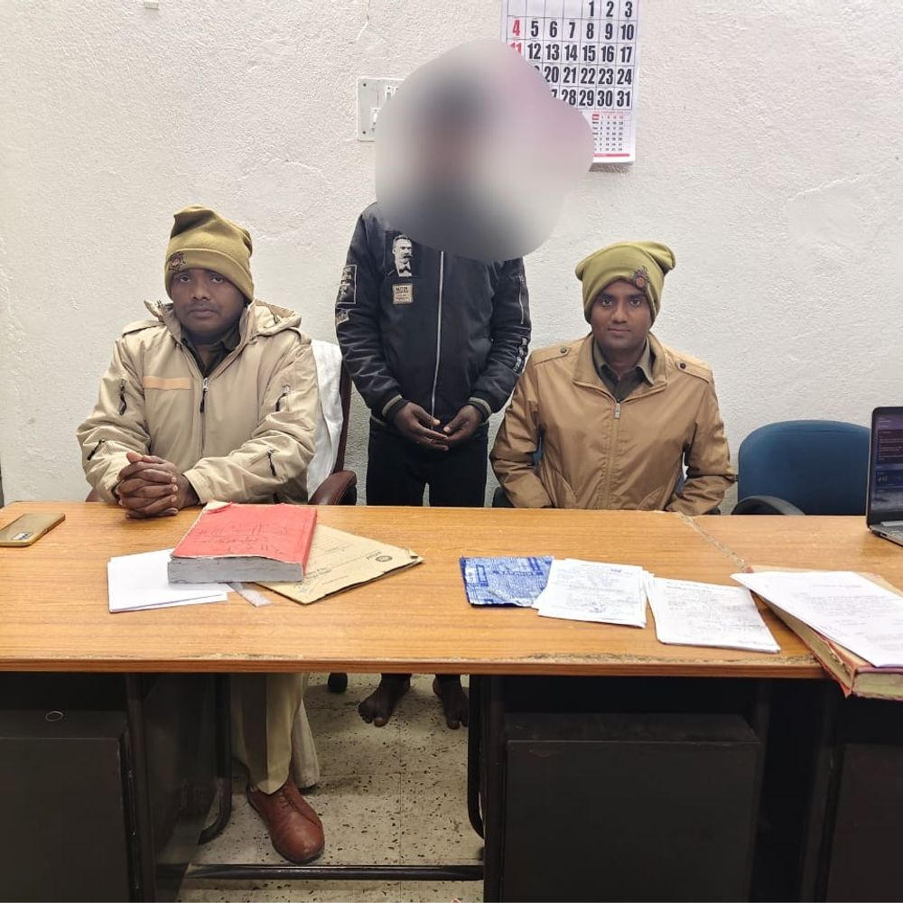 गुरुआ पुलिस ने फरार आरोपी को पकड़ा:STF की मदद से हुई गिरफ्तारी, लेवी मांगने के आरोप में कार्रवाई