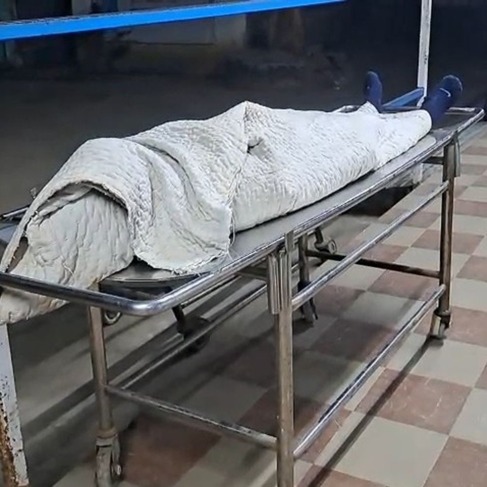 जमुई में दुकान के हेल्पर ने फांसी लगाई:भाई बोला- क्रिकेट सट्टे में नुकसान से था परेशान, कर्ज चुकाने के लिए फोन आ रहे थे