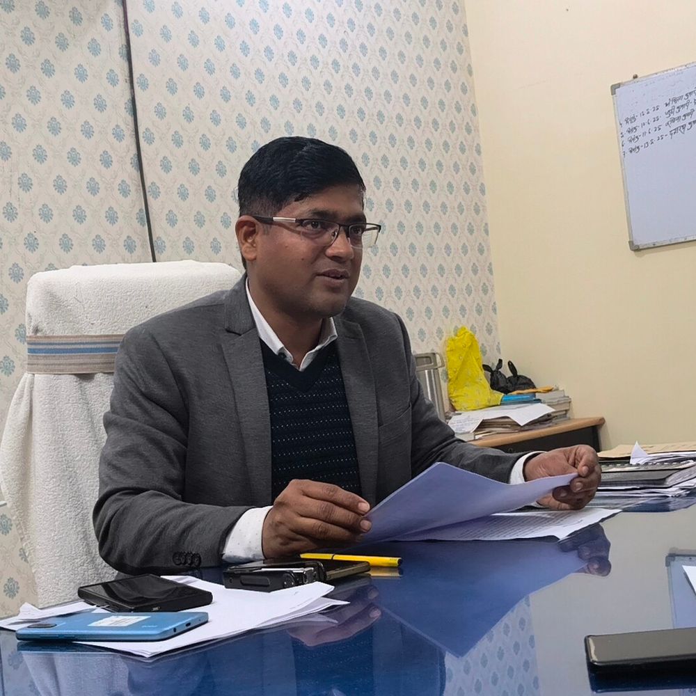 देकुली धाम में दुकानों का टेंडर हैंडओवर के बाद:एसडीएम बोले- मंदिर परिसर के बाहर कुल 74 दुकानें प्रस्तावित