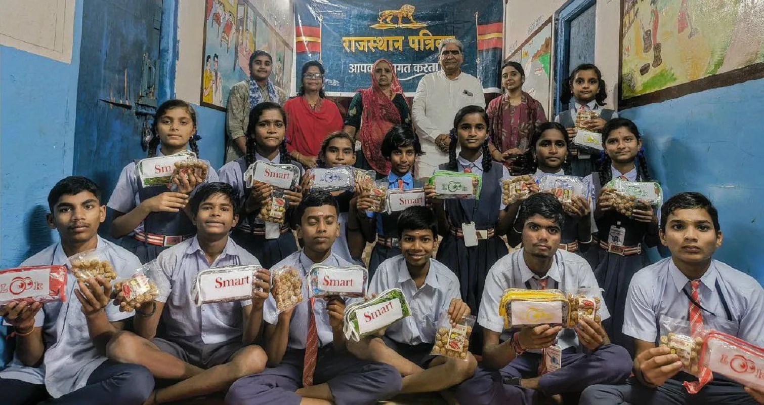 मकर संक्रांति पर मौन टूटा, मुस्कान बोली, तिल की मिठास और अपनत्व की गर्माहट से रोशन हुए बच्चों के चेहरे