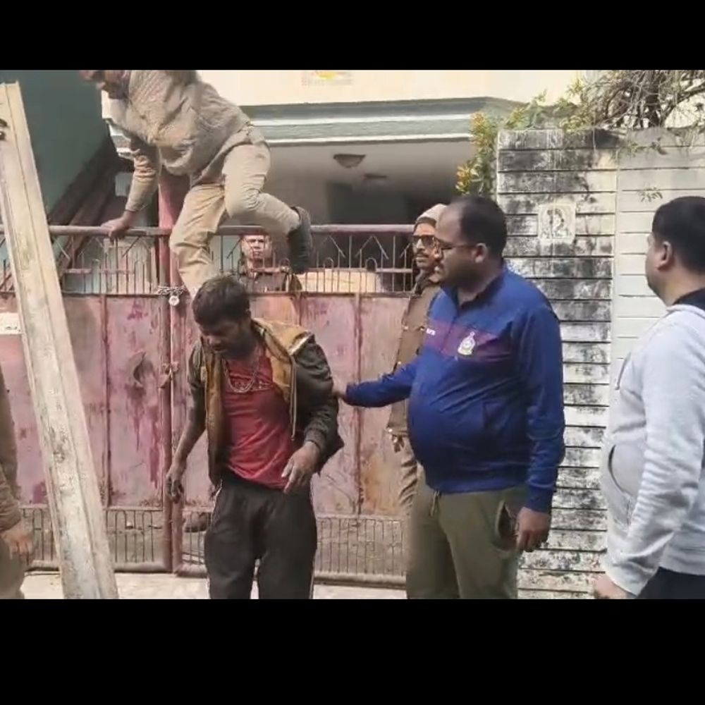 कल्याणपुर में बंद मकान में घुसा चोर,पुलिस को दी धमकी:शातिर चोर पुलिस से बोला अंदर मत आना गोली मार दूँगा