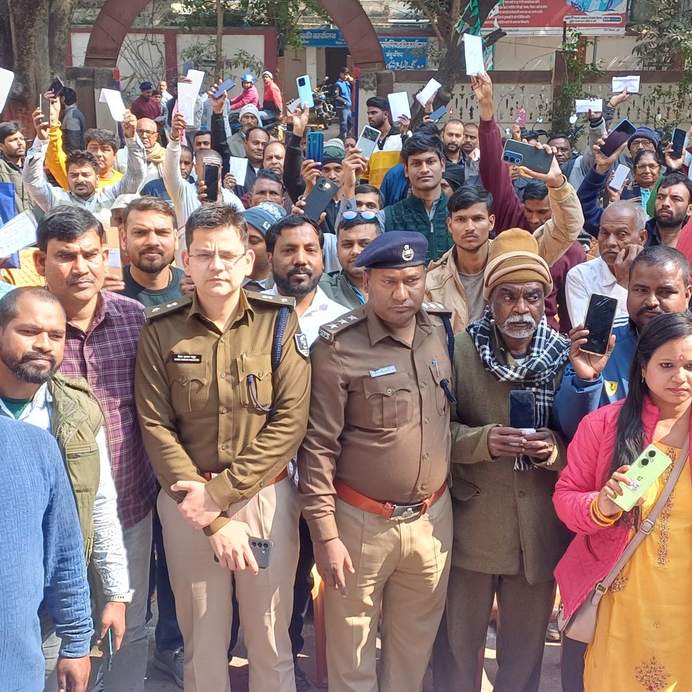 मुंगेर पुलिस का ‘ऑपरेशन मुस्कान’:96 खोए मोबाइल असली मालिकों को लौटाए गए, जनता ने एसपी को सराहा
