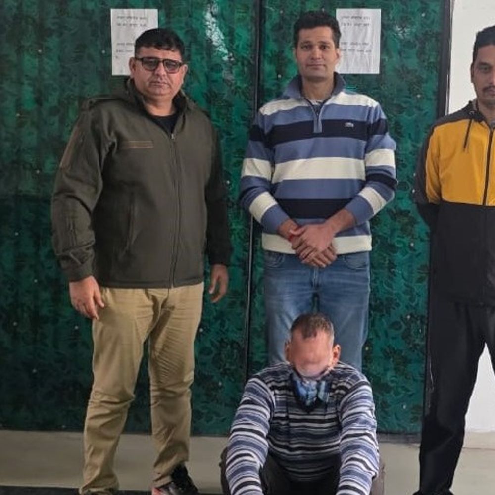 करनाल में मेडिकल स्टोर सील, संचालक गिरफ्तार:प्रतिबंधित दवा केस में नेटवर्क का खुलासा, नशा तस्करी में मिली भूमिका