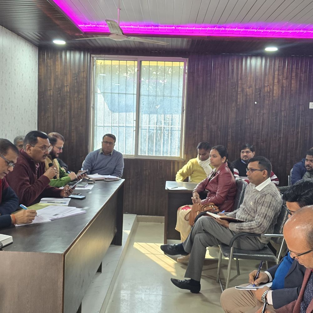 गोपालगंज में मुख्यमंत्री की समृद्धि यात्रा की तैयारी शुरू:20 जनवरी को संभावित आगमन पर डीएम ने की बैठक; बोले-समन्वय से करें काम, कोई चूक न हो