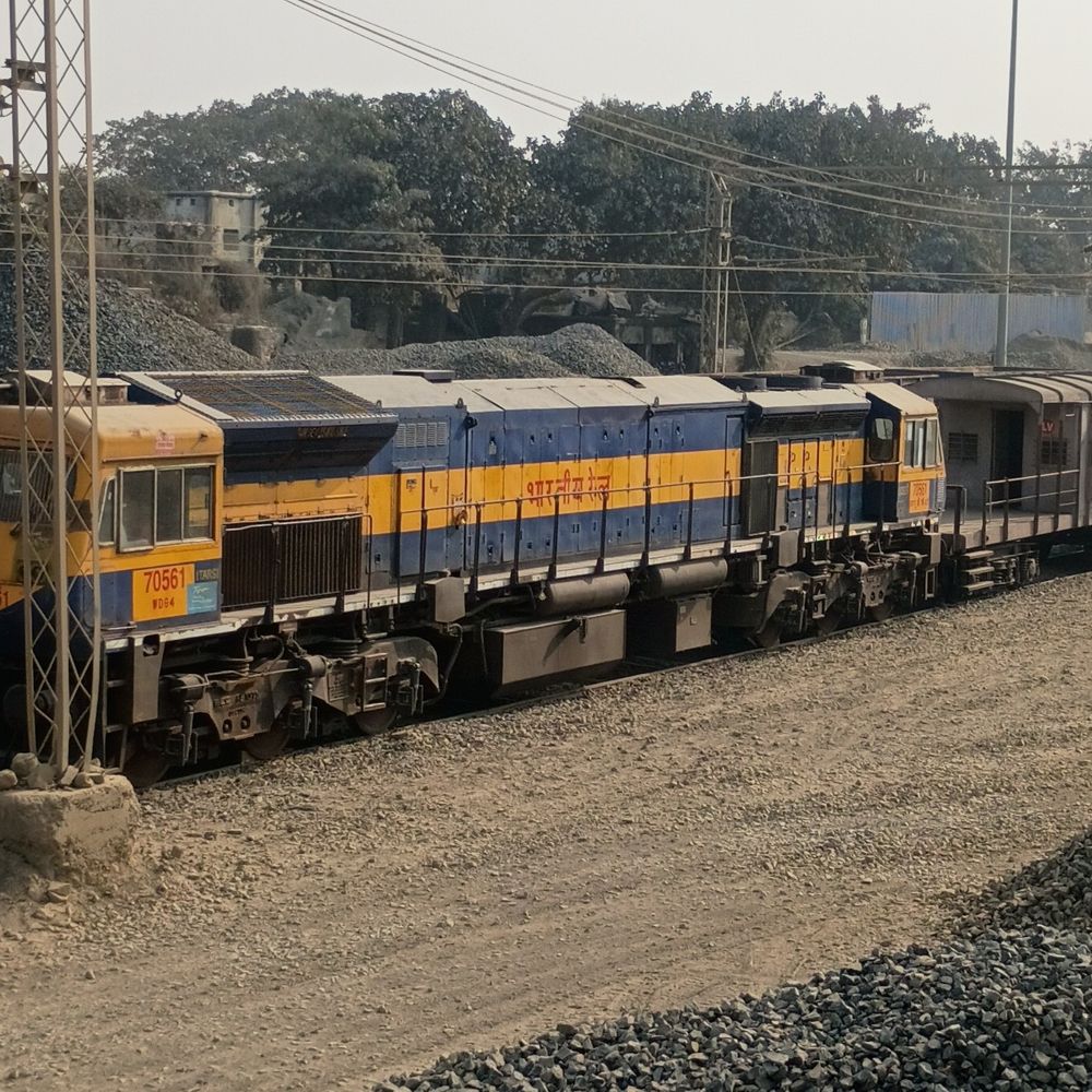 रेलवे सुविधाओं की मांग पर पाकुड़ में आंदोलन तेज:श्रम मंत्री ने पत्थर व्यवसायियों के रेल रैक लोडिंग बंद को बताया जायज