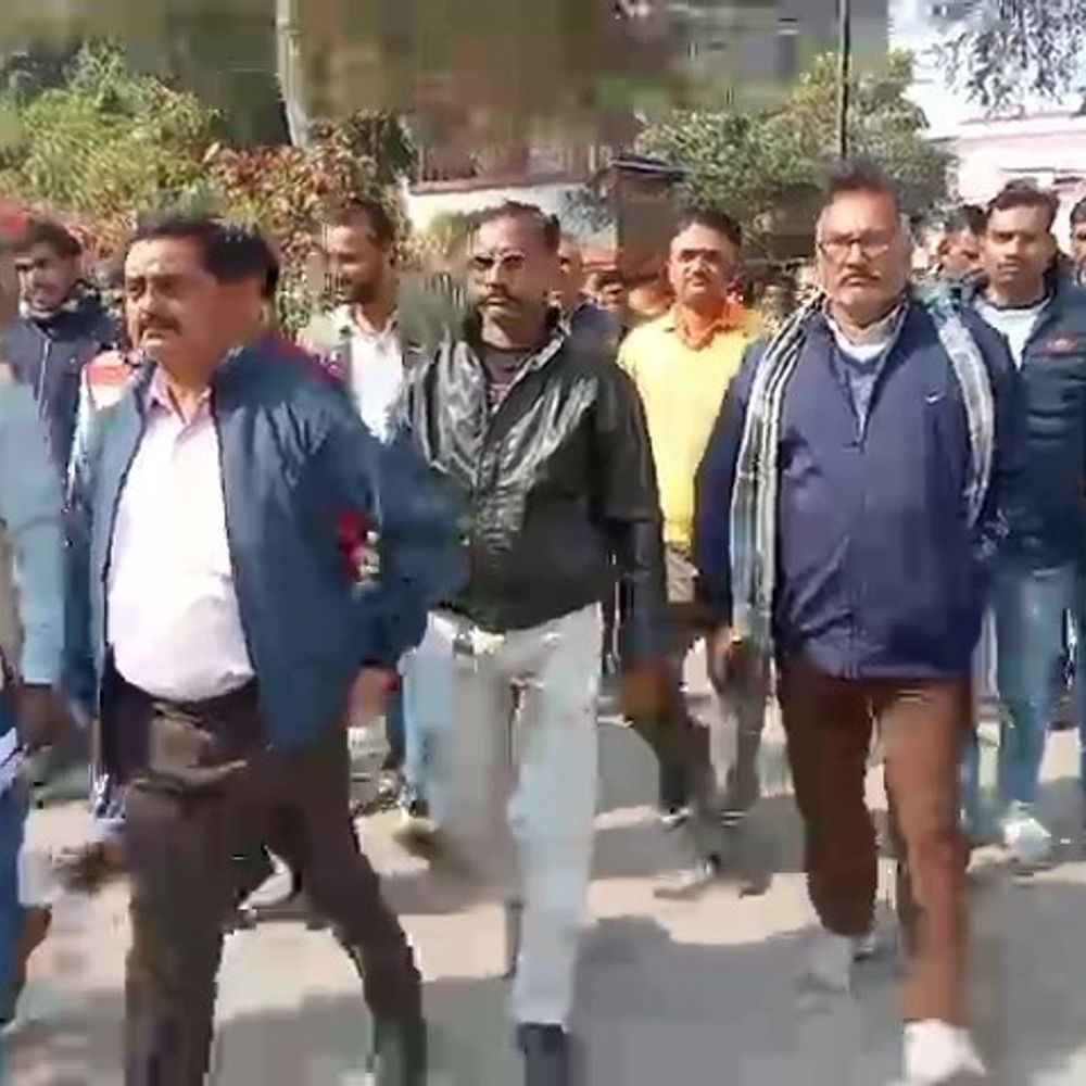 दारुका मिल चालू करने की मांग:सैकड़ों मजदूरों ने प्रदर्शन किया, 6 माह से मजदूरी नहीं मिलने से गहराया संकट