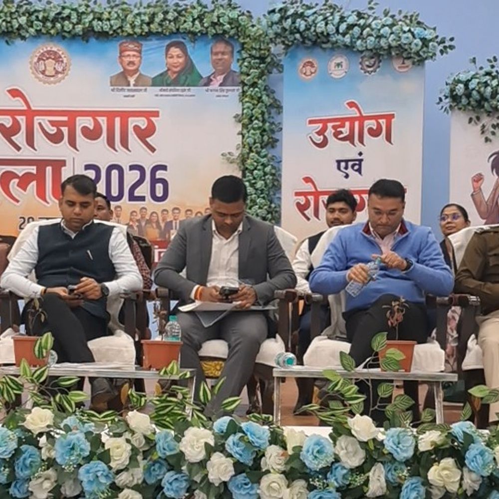 मंडला में लगा रोजगार मेला, कैबिनेट मंत्री ने किया शुभारंभ:40 से अधिक कंपनियों ने मौके पर दिए 4200 से ज्यादा जॉब ऑफर