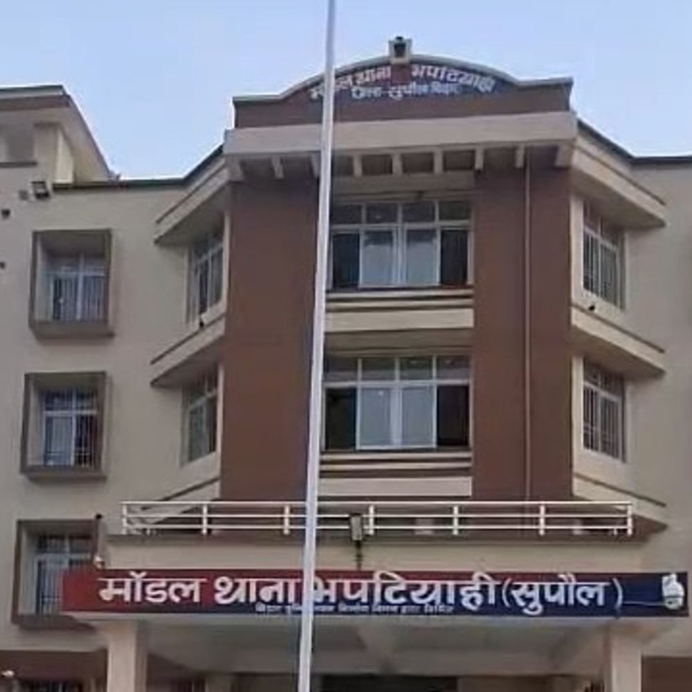 सुपौल में कार से 612 बोतल शराब बरामद, तस्कर भागा:पुलिस ने 4 लाख की शराब और गाड़ी जब्त की