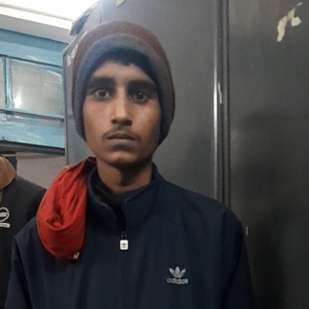 सोनबरसा थाना कांड में शातिर चोर गिरफ्तार:ग्रामीणों ने पकड़ा, पुलिस को सौंपा, कोर्ट में पेशी के बाद जेल भेजा गया