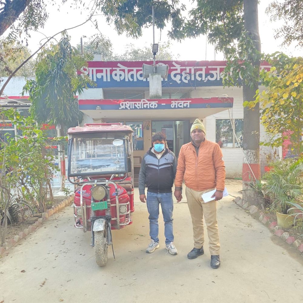 ई-रिक्शा मालिक ने चोरी का नाटक रचा:किश्तें न भरने के लिए खुद ही बन गया ‘चोर’, पुलिस ने किया खुलासा