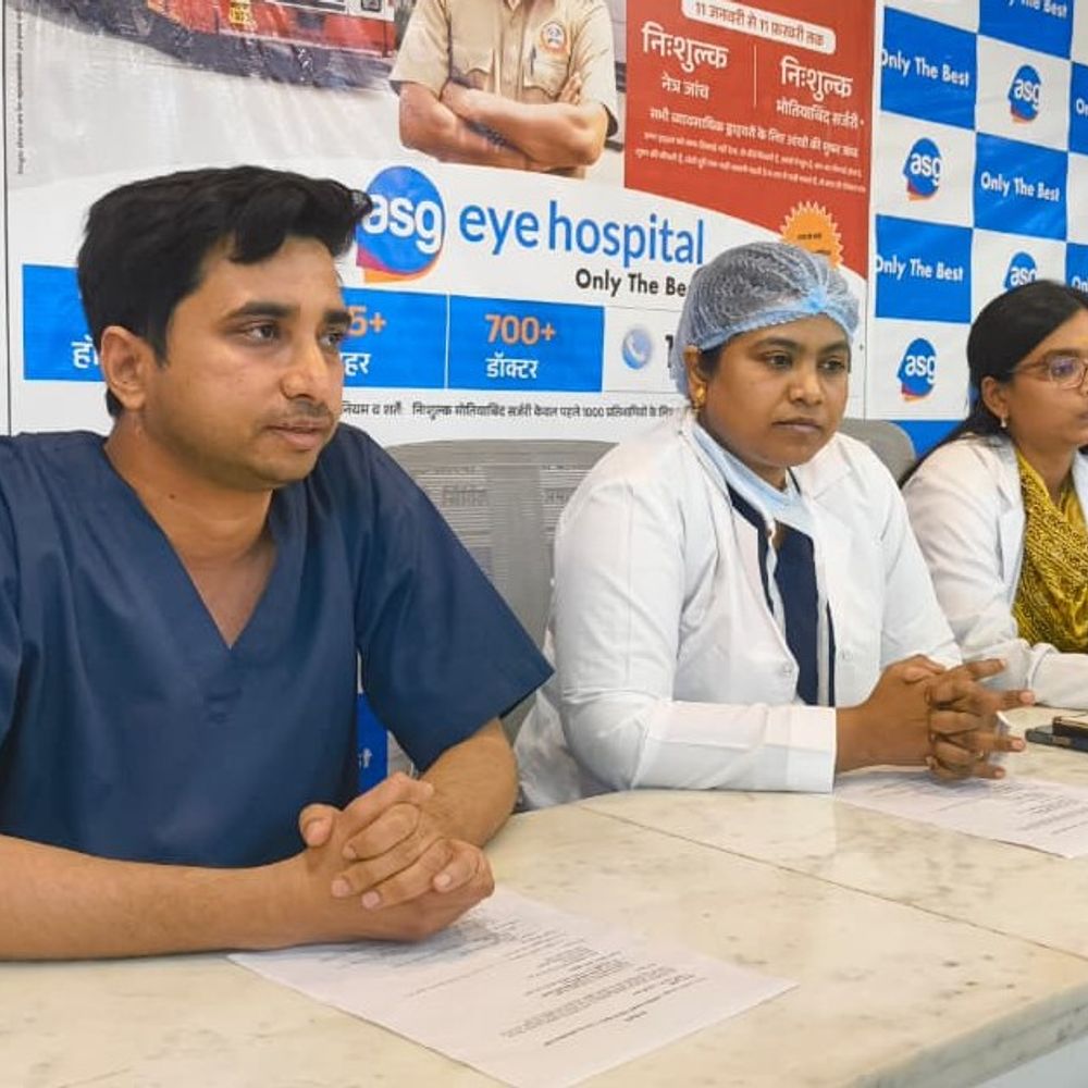 कमर्शियल चालकों को मुफ्त नेत्र जांच, मोतियाबिंद सर्जरी:प्रयागराज में ‘ड्राइवर दृष्टि अभियान’ शुरू, 385 को मुफ्त सर्जरी