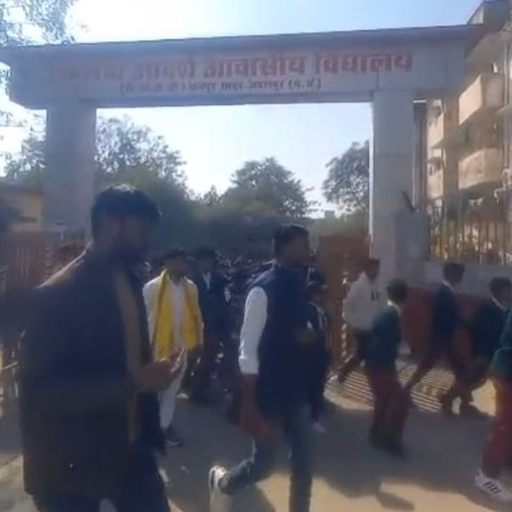 जबलपुर में हॉस्टल से लापता हुए छात्र मिले:रातभर स्टेशन पर बैठे रहे, पुलिस से बोले- छात्रावास में अच्छा नहीं लगता