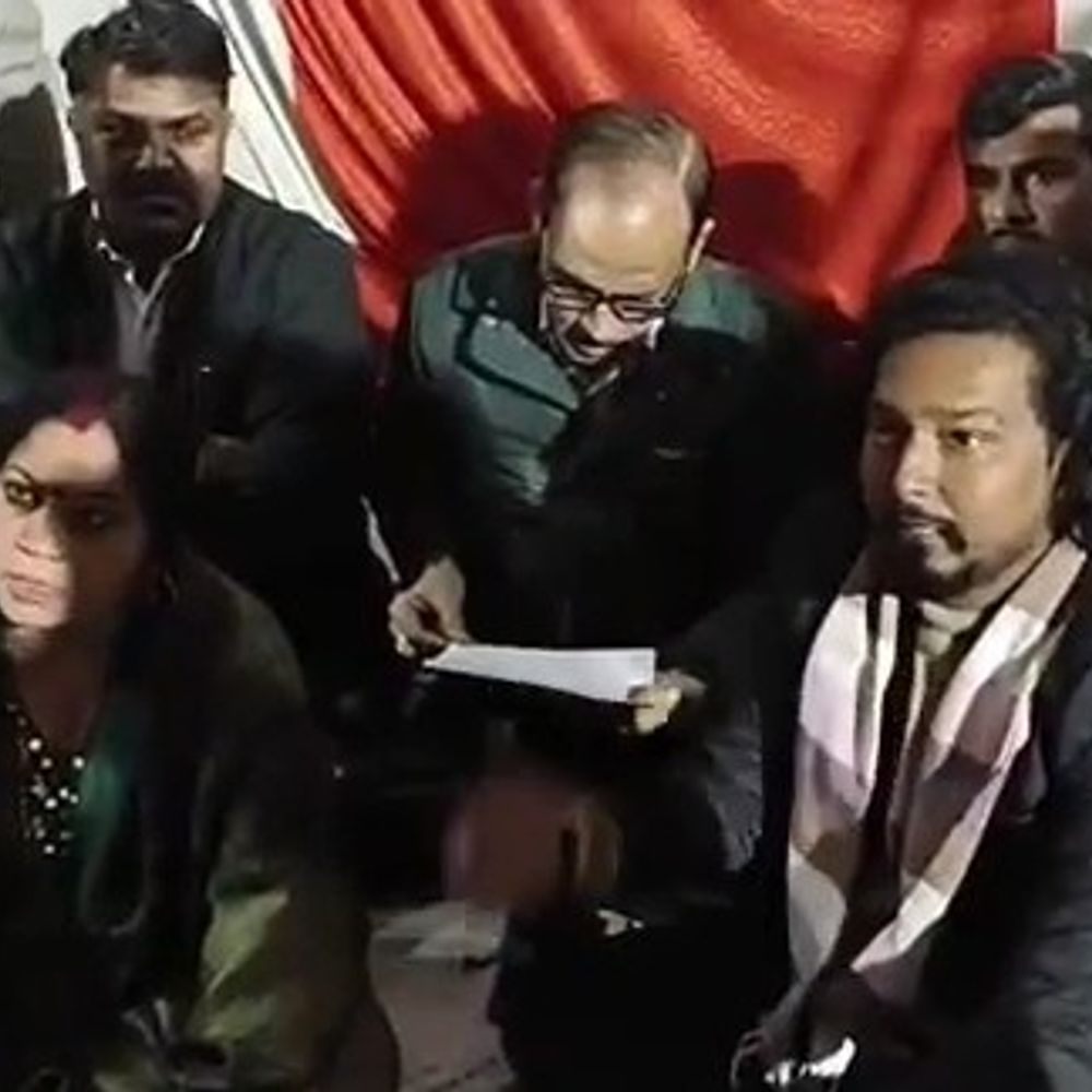 रेलवे रोड निर्माण पर व्यापारियों का धरना समाप्त:फर्रुखाबाद में पालिका अध्यक्ष प्रतिनिधि से वार्ता के बाद सहमति बनी