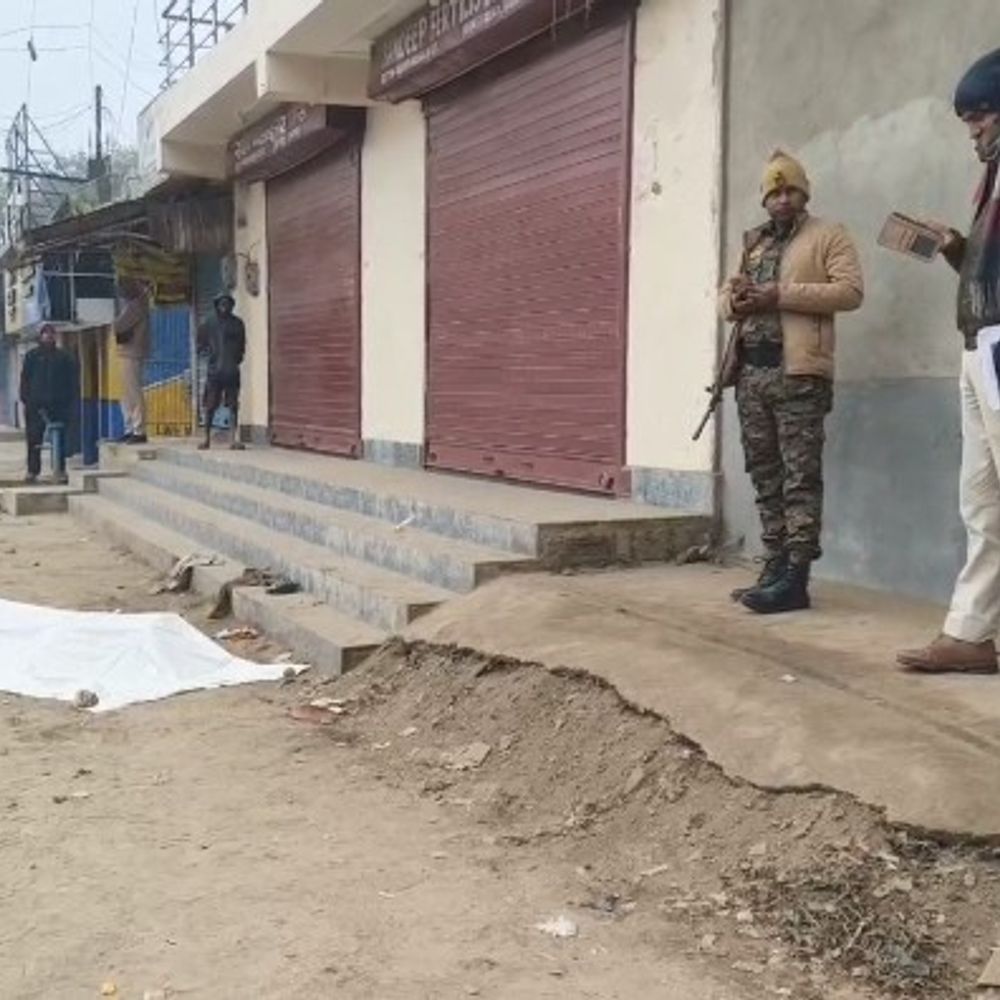 भागलपुर में अज्ञात व्यक्ति का शव मिला:ठंड से मौत की आशंका, पोस्टमार्टम रिपोर्ट से खुलेगा राज; शिनाख्त में जुटी पुलिस